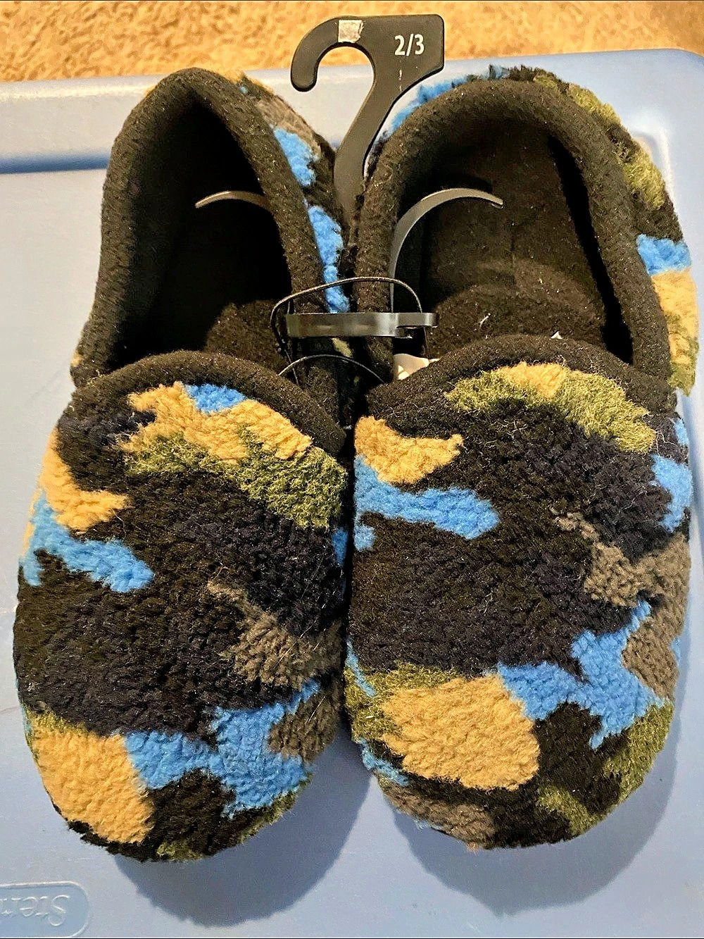 Wonder Nation Boys Camo Fuzzy Slippers Black & Blue 2/3 NWOT